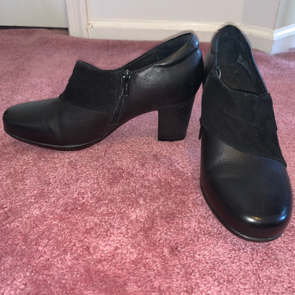 Black Clark’s comfort heeled shoe
